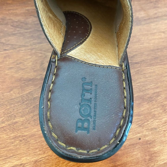 Born Clogs (Women) - Picture 3 of 4
